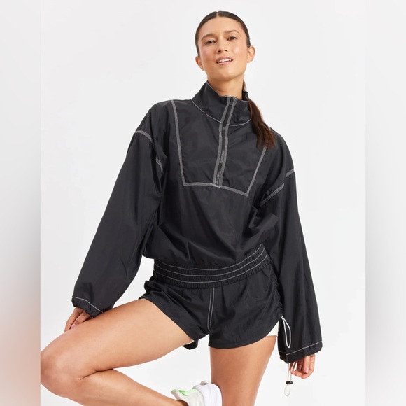 AYDA Chic Black Windbreaker - Picture 1 of 7